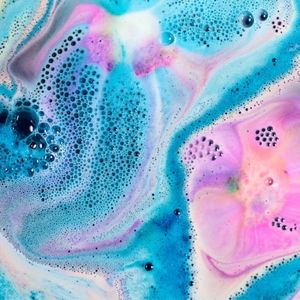 Lush Luxe Bath Bomb (case)